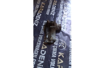 030145169H Skoda Octavia şarz dinomosu (alternatör) klima kompresörü bağlantı braketi (ayağı)