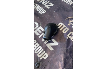 121120020 Volkswagen Transporter T4 termostat kapağı / su flanşı çıkma