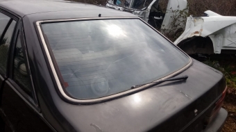 1986 model mazda 626 1.6 benzinli çıkma bagaj camı