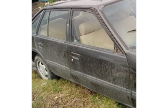1986 model mazda 626 1.6 benzinli çıkma sağ takım kapı