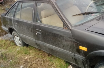 1986 model mazda 626 1.6 benzinli çıkma sağ yan panel