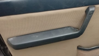 1986 model mazda 626 1.6 benzinli çıkma sol ön kapı iç kolu