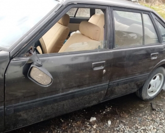 1986 model mazda 626 1.6 benzinli çıkma sol takım kapı