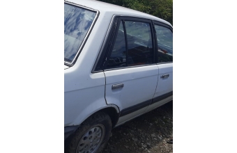 1988 model mazda 323 1.6 çıkma sağ arka dolu kapı