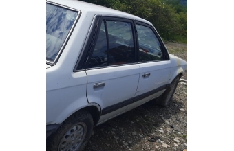 1988 model mazda 323 1.6 çıkma sağ takım dolu kapı