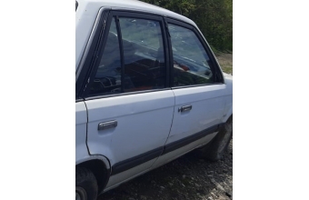 1988 model mazda 323 1.6 çıkma sağ takım kapı