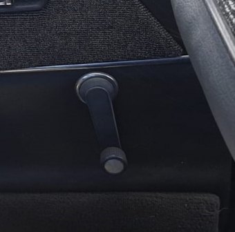 1988 model mazda 323 1.6 çıkma sol arka kap cam kolu
