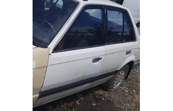 1988 model mazda 323 1.6 çıkma sol takım kapı