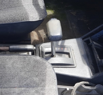 1988 model mazda 323 1.6 çıkma vites konsolu