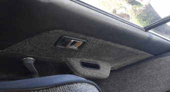 1988 model mazda 323 1.6 sökme sağ arka kapı döşemesi