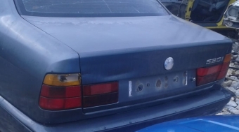 1991 model bmw e34 çıkma bagaj kapağı.