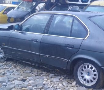 1991 model bmw e34 çıkma sol takım dolu kapı.