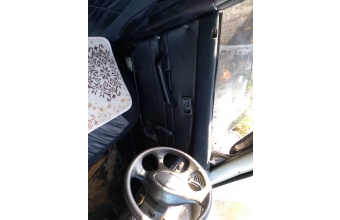 1992 model daihatsu applause 1.6 16 valf sökme sol ön kapı döşemesi.