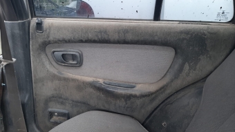 1992 model hyundai excel 1.5 karburatörlü sökme sağ arka kapı döşemesi