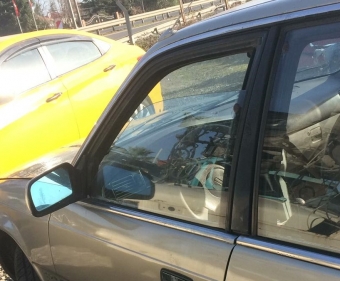 1992 model mazda 626 çıkma sol ön kapı camı