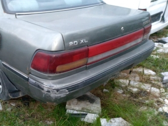 1992 model toyota corona 2.0 çıkma bagaj kapağı.