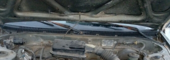 1992 model toyota corona 2.0 çıkma ön cam ızgarası.