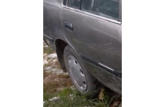 1992 model toyota corona 2.0 çıkma sağ arka çamurluk.