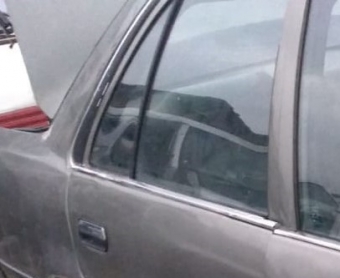 1992 model toyota corona 2.0 çıkma sağ arka kapı camı.