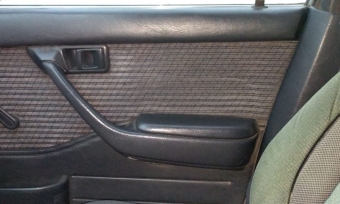 1992 model toyota corona 2.0 çıkma sağ ön kapı kol dayama.