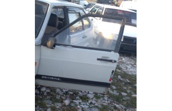 1993 model lada samara 1.5 çıkma sol ön kapı.