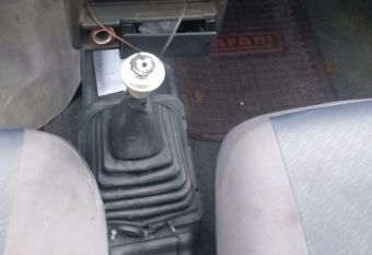 1993 model lada samara 1.5 çıkma vites topuzu.