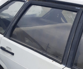 1993 model lada samara 1.5 karburatörlü çıkma sağ arka kapı camı