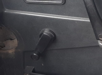 1993 model lada samara 1.5 karburatörlü çıkma sağ ön cam kolu