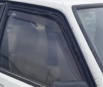 1993 model lada samara 1.5 karburatörlü çıkma sağ ön kapı cam plastiği