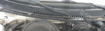1993 model mazda 323 jb çıkma cam önü ızgarası