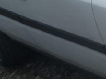 1993 model mazda 323 jb çıkma sağ ön kapı bandı