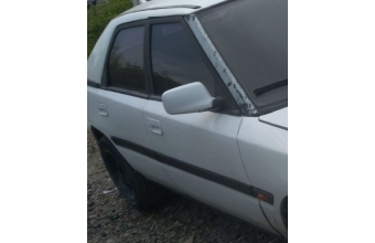 1993 model mazda 323 jb çıkma sağ takım kapı