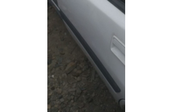 1993 model mazda 323 jb çıkma sol arka kapı bandı