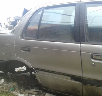 1993 model mitsubishi lancer 1.6 glx çıkma sağ arka dolu kapı