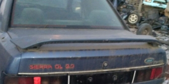 1994 ford sierra 2.0 karbüratörlü çıkma dolu bagaj kapağı