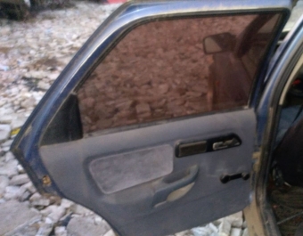 1994 ford sierra 2.0 karbüratörlü çıkma sol arka dolu kapı