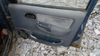 1994 ford sierra 2.0 karbüratörlü sökme sağ ön kapı döşeme