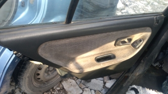 1994 hyundai sonata sökme sol arka kapı döşeme.