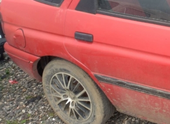 1994 model ford escort 1.6 çıkma sağ arka çamurluk.