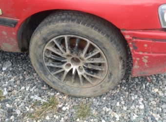 1994 model ford escort 1.6 çıkma sağ ön jant lastik.
