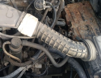 1994 model peugeot 405 gr 1.6 çıkma hava filtre borusu