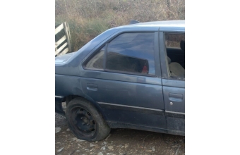 1994 model peugeot 405 gr 1.6 çıkma sağ arka dolu kapı