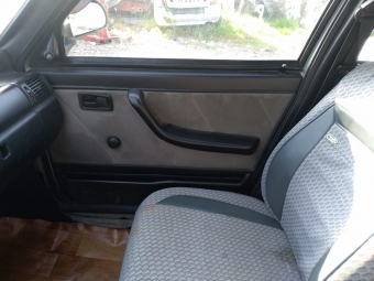 1996 2001 model fiat uno 70 ie sökme sağ ön kapı döşemesi.