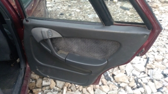 1996 model daewoo espero 2.0 otomatik çıkma sağ arka dolu kapı.