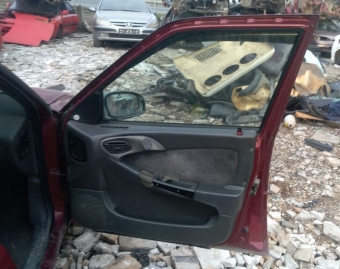1996 model daewoo espero 2.0 otomatik çıkma sağ ön dolu kapı.