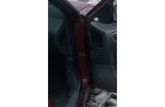 1996 model daewoo espero 2.0 otomatik çıkma sağ ön kapı menteşesi.