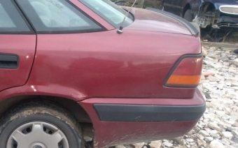 1996 model daewoo espero 2.0 otomatik çıkma sol arka çamurluk.