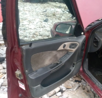1996 model daewoo espero 2.0 otomatik çıkma sol ön dolu kapı.