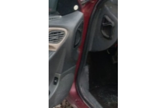 1996 model daewoo espero 2.0 otomatik çıkma sol ön kapı menteşesi.