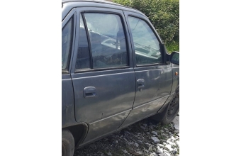 1996 model daewoo nexia 1.5 çıkma sağ takım kapı